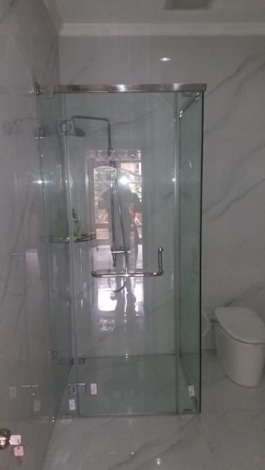 pemasangan shower box dan pintu kamar mandi kaca temper