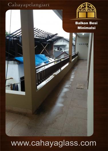 Balkon Besi Minimalis